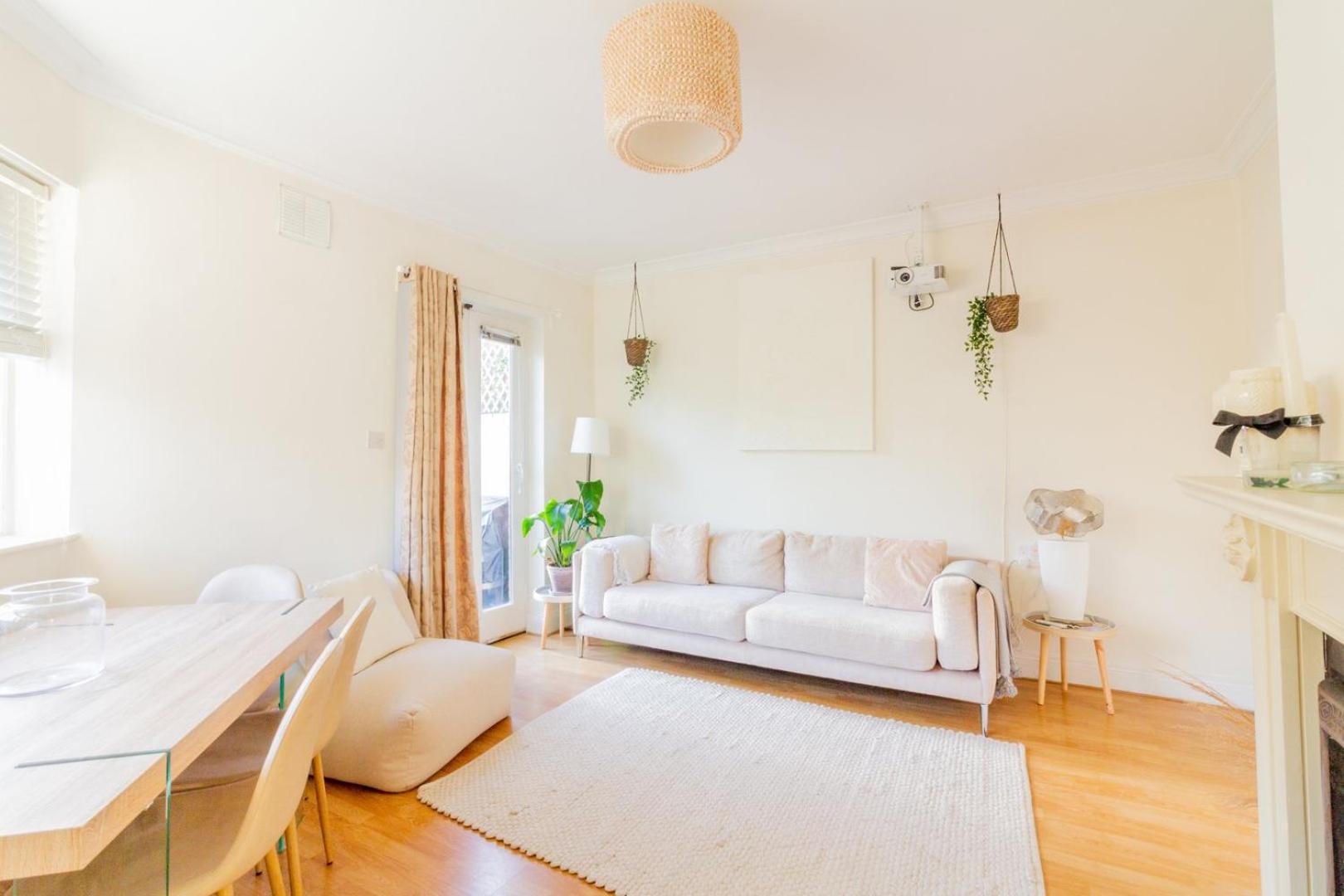 Guest house Guestready - Tranquil Retreat In Chapelizod Dublin